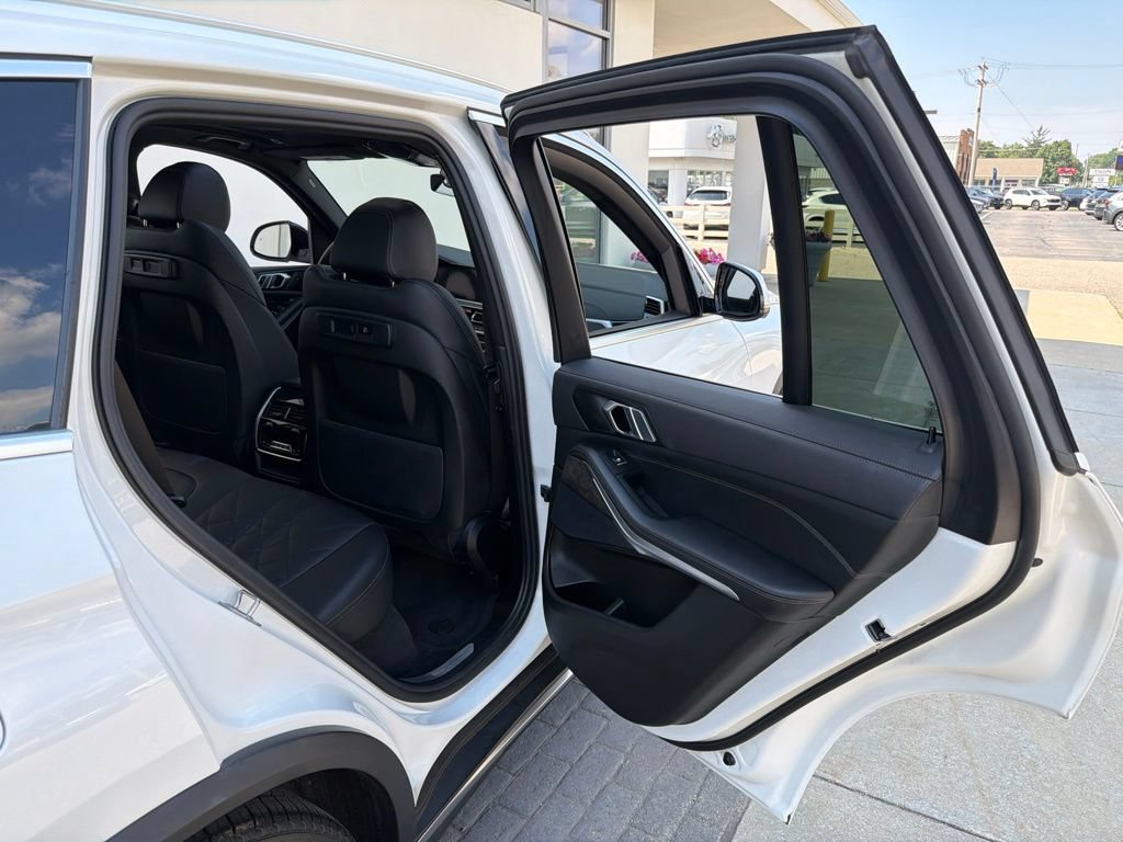 Used 2023 BMW X5 xDrive40i w/ Premium Package AWD/4WD image 10