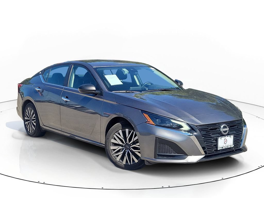 Used 2025 Nissan Altima 2.5 SV FWD 360° Tour