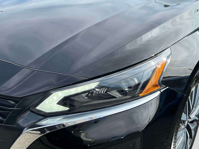 Used 2024 Nissan Altima 2.5 SV w/ SV Premium Package FWD image 8