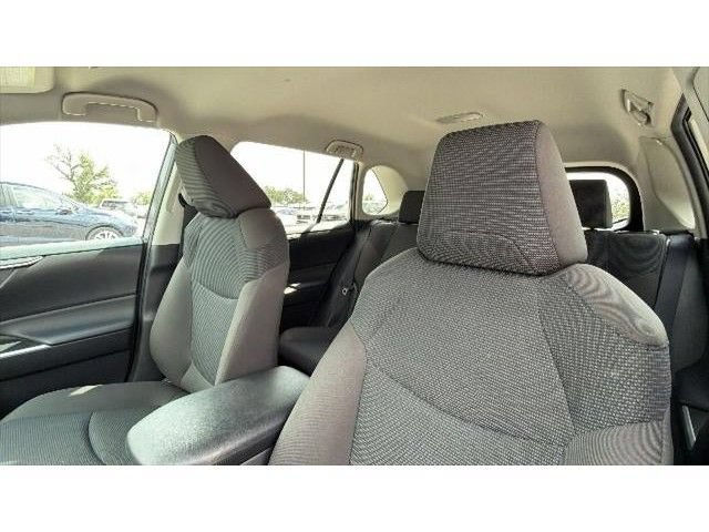 Certified 2025 Toyota RAV4 LE AWD/4WD image 21