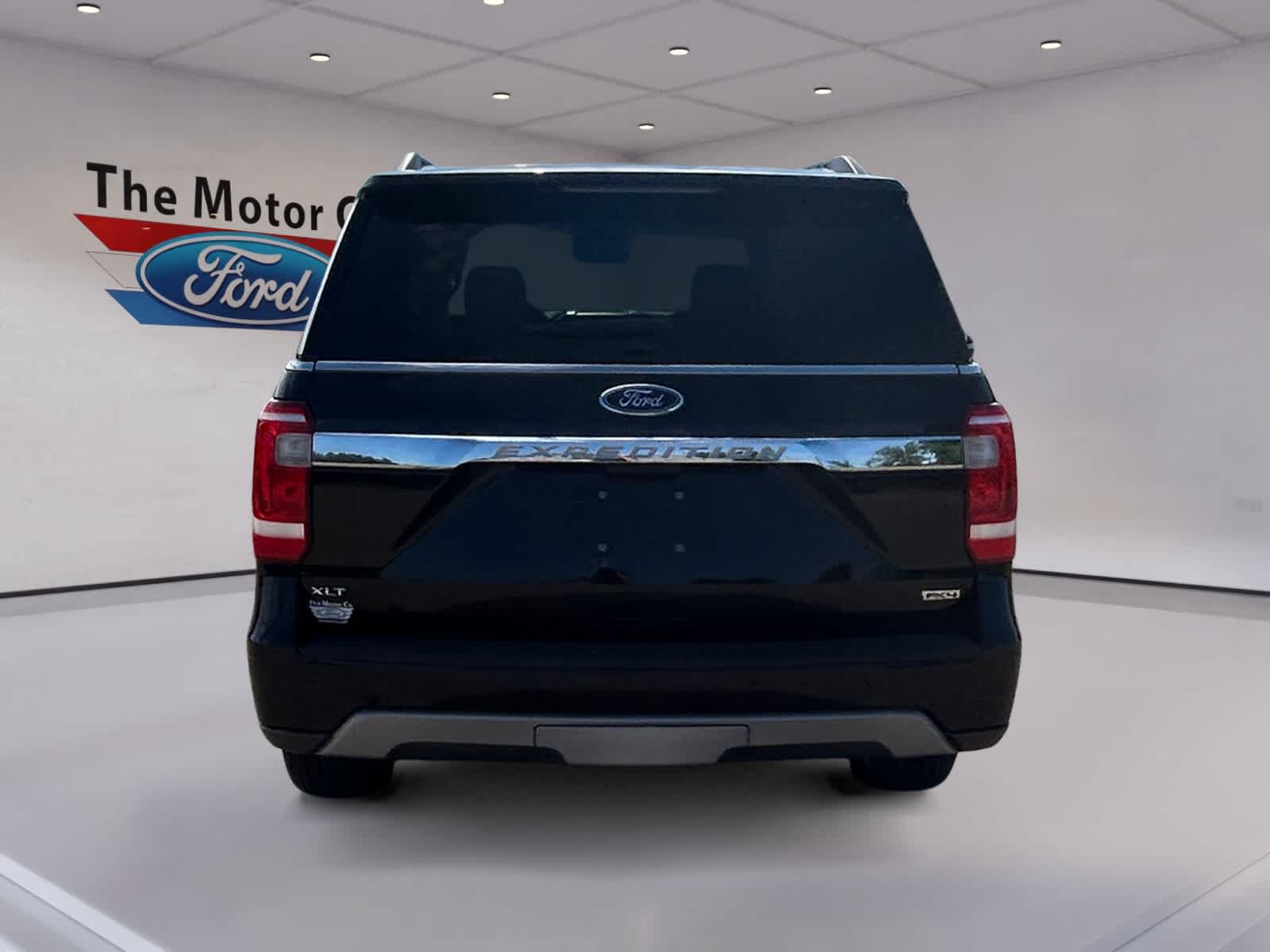 Used 2020 Ford Expedition XLT w/ Equipment Group 202A AWD/4WD image 6
