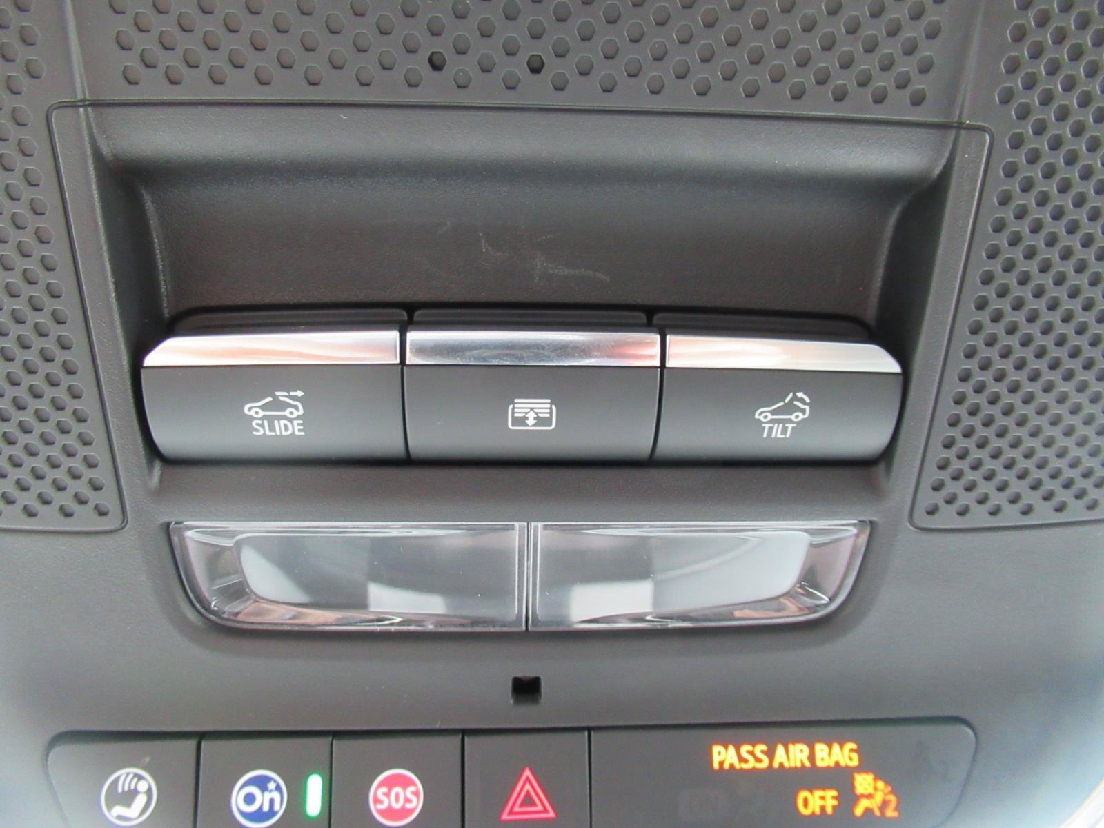 Used 2025 GMC Acadia Denali FWD image 31