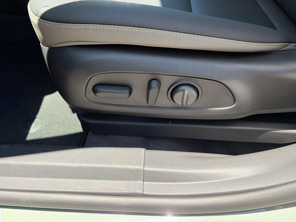 New 2026 Chevrolet Trax ACTIV w/ Driver Confidence Package FWD image 15