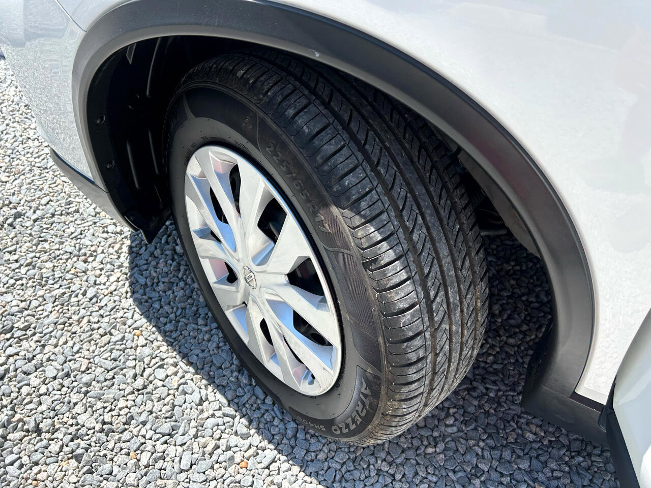 Used 2017 Nissan Rogue S image 28