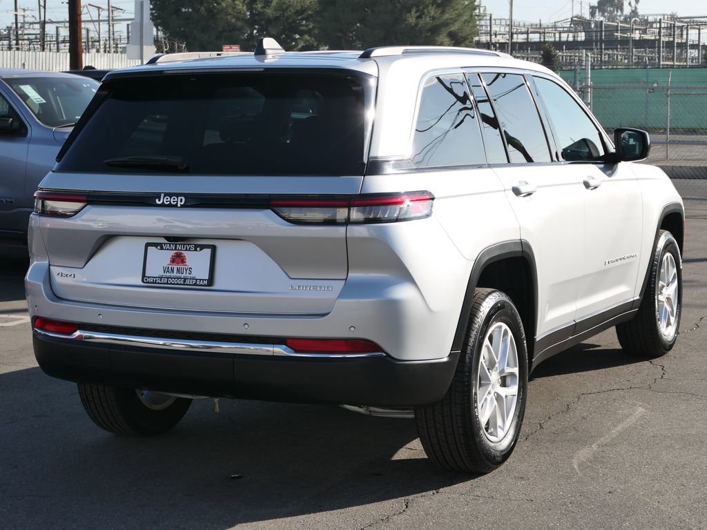 Used 2025 Jeep Grand Cherokee Laredo X w/ Luxury Tech Group I image 4