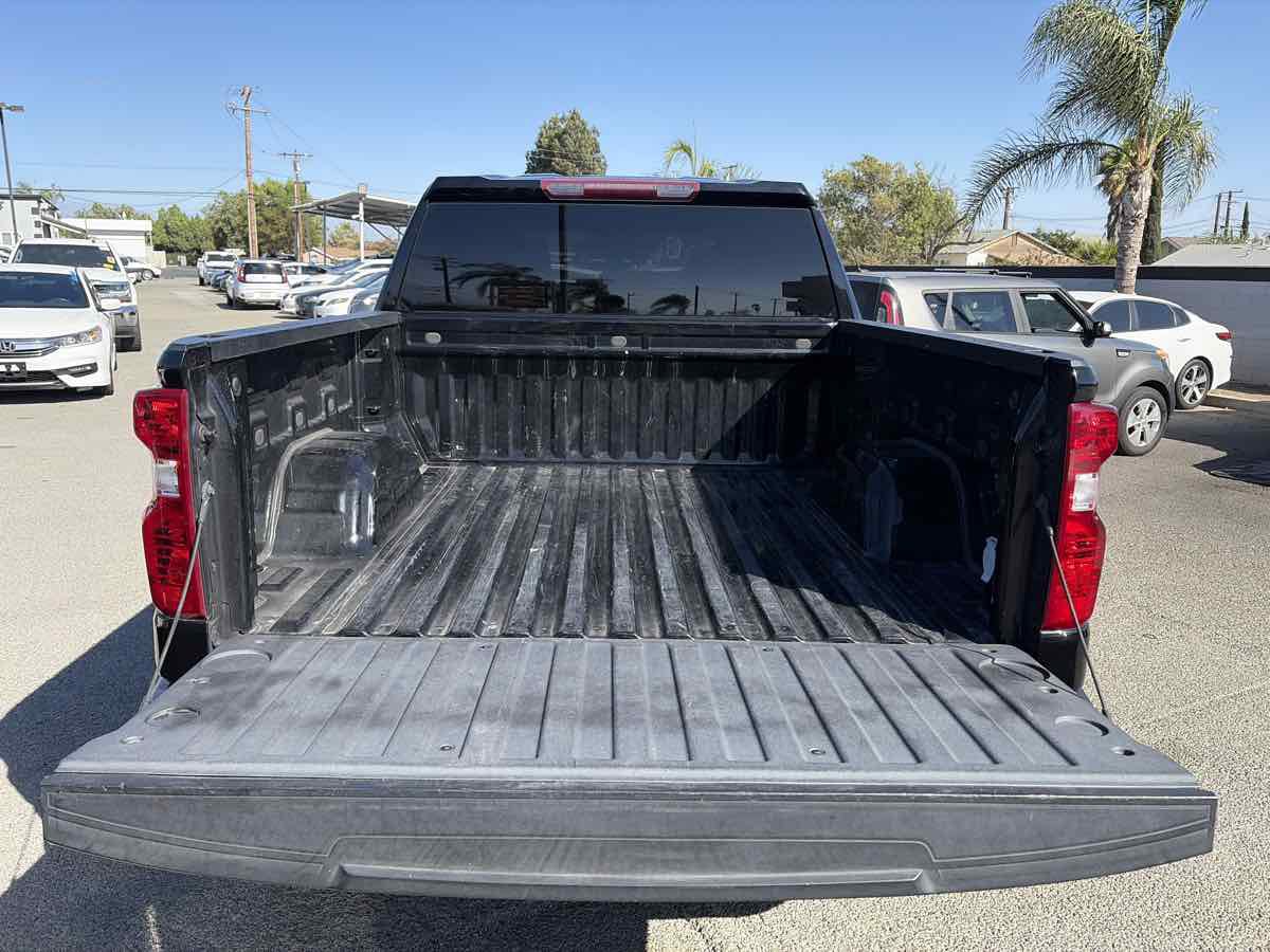 Used 2022 Chevrolet Silverado 1500 Custom w/ LPO, Dark Essentials Package RWD image 18