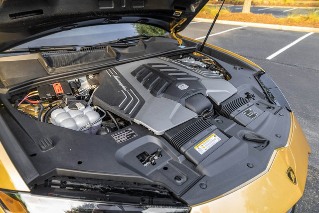 Used 2024 Lamborghini Urus S AWD/4WD image 17