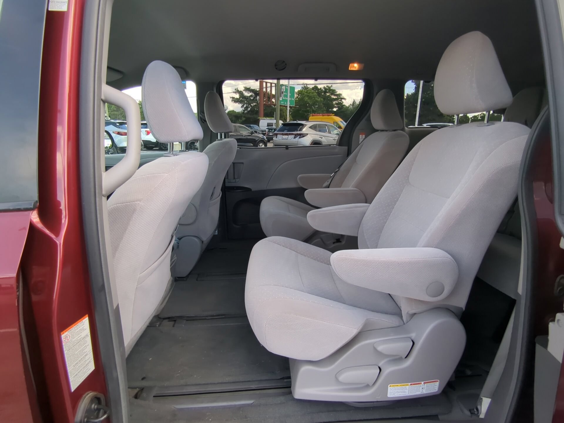 Used 2017 Toyota Sienna LE AWD/4WD image 10