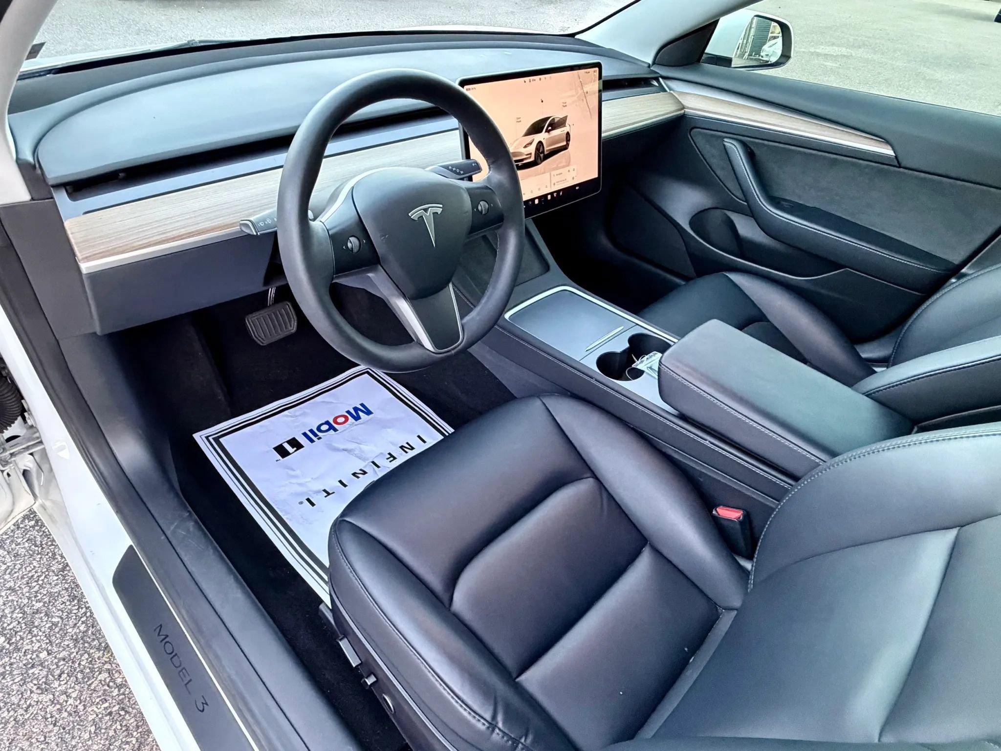 Used 2023 Tesla Model 3 Standard Range image 19