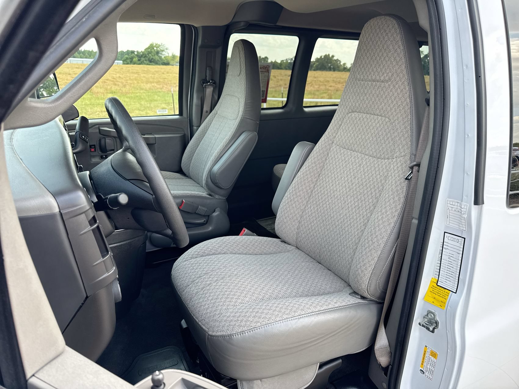 Used 2025 Chevrolet Express 3500 LT w/ LT Preferred Equipment Group RWD image 11