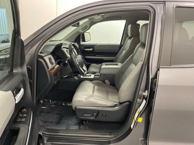 Used 2018 Toyota Tundra Limited w/ Limited Premium Package AWD/4WD image 11