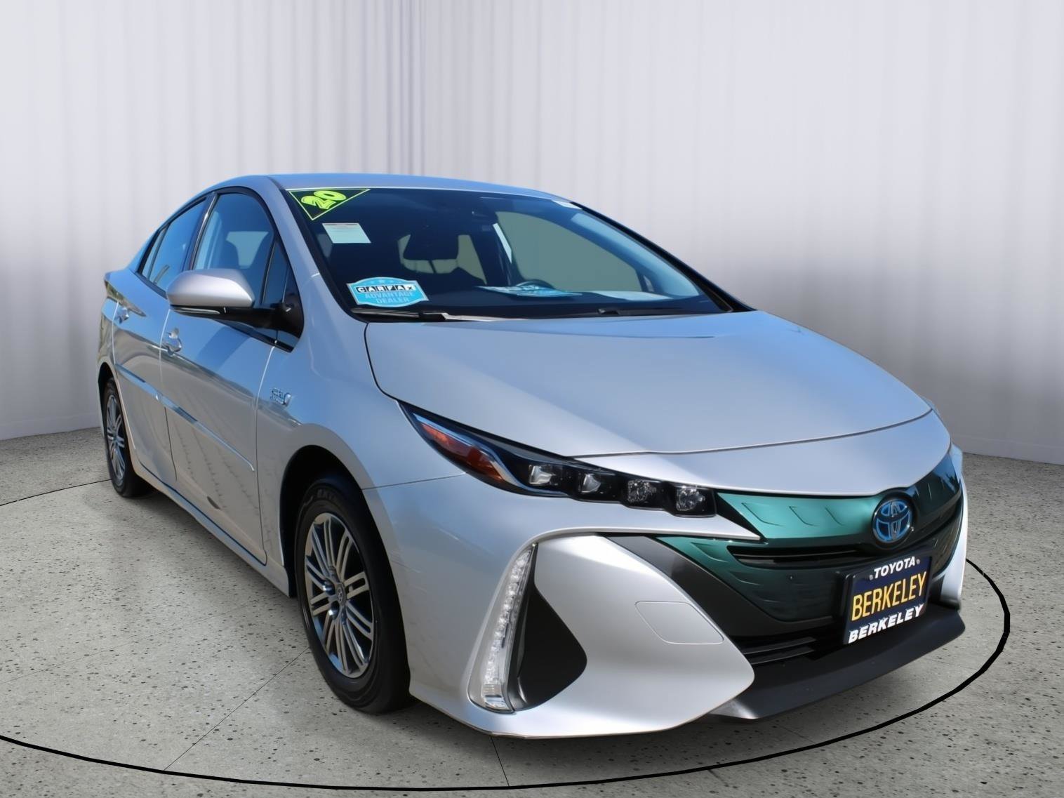 Used 2020 Toyota Prius Prime XLE FWD image 1