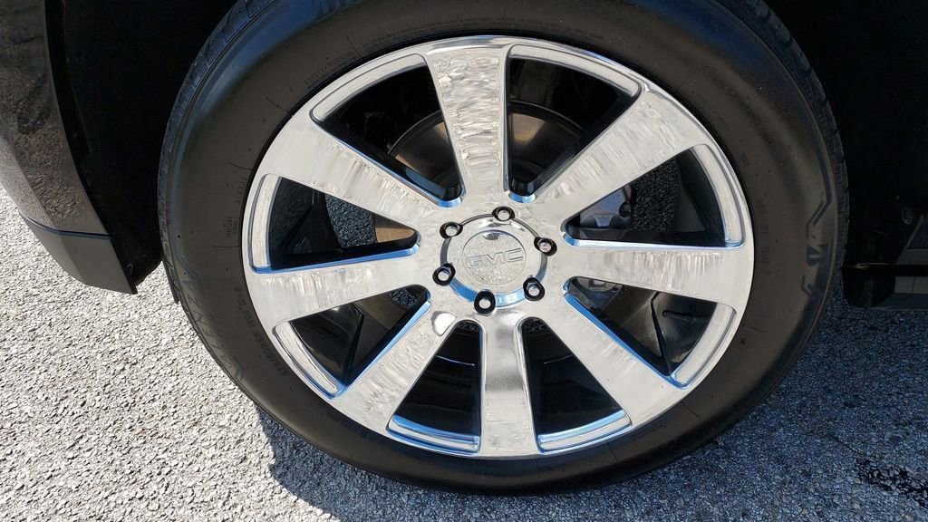 Used 2022 GMC Yukon XL Denali w/ Denali Premium Package image 9