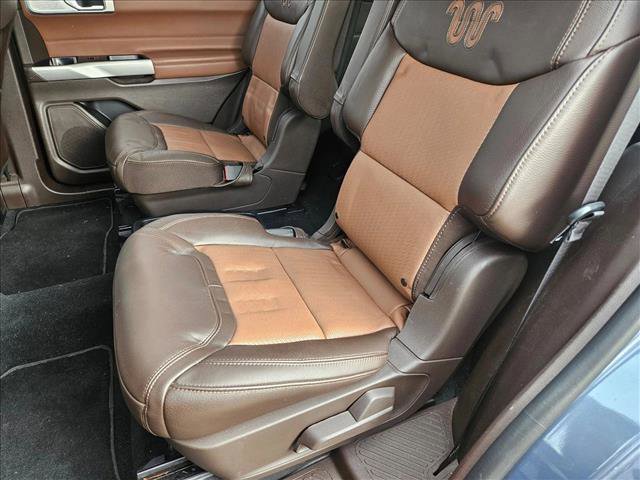 Used 2021 Ford Explorer King Ranch w/ Premium Technology Package image 18