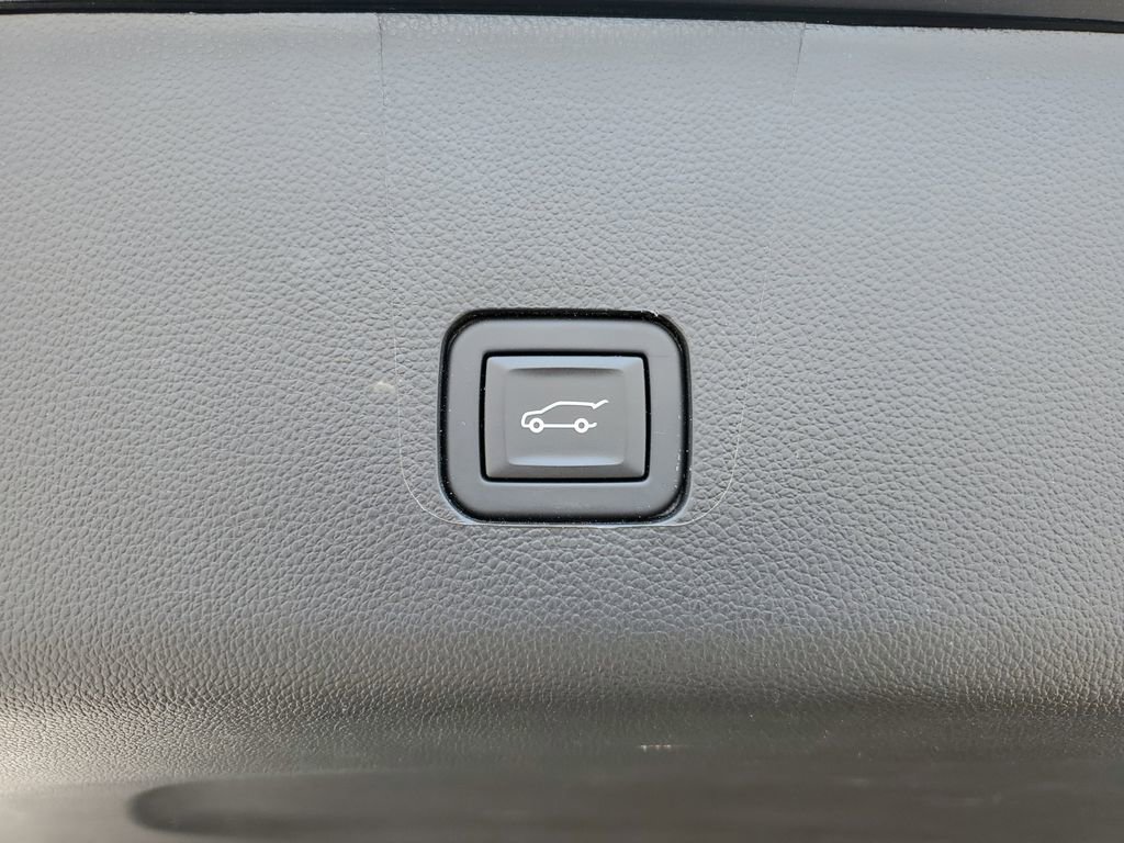 Certified 2023 Chevrolet Traverse LT image 30