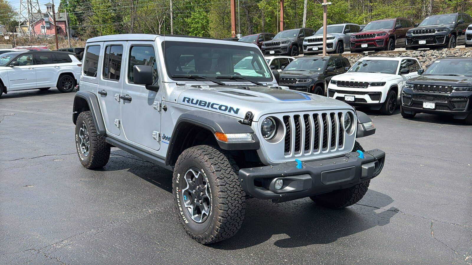 Used 2023 Jeep Wrangler Unlimited Rubicon 4xe w/ Steel Bumper Group AWD/4WD image 12