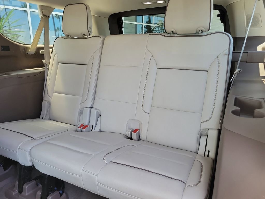 Used 2021 GMC Yukon XL Denali w/ Denali Premium Package image 14