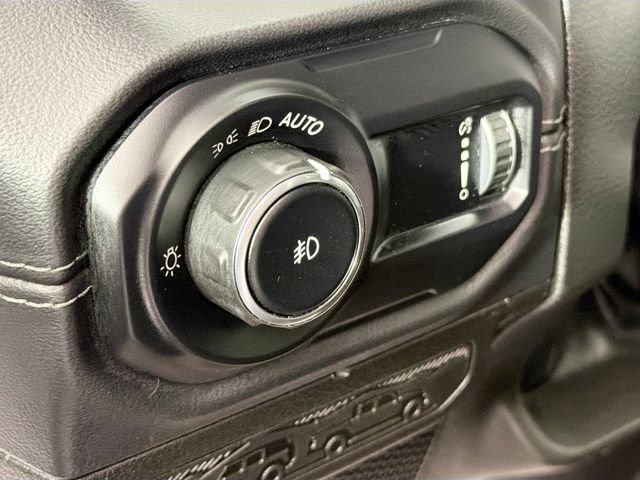 Used 2024 Jeep Wrangler Unlimited Sahara AWD/4WD image 10
