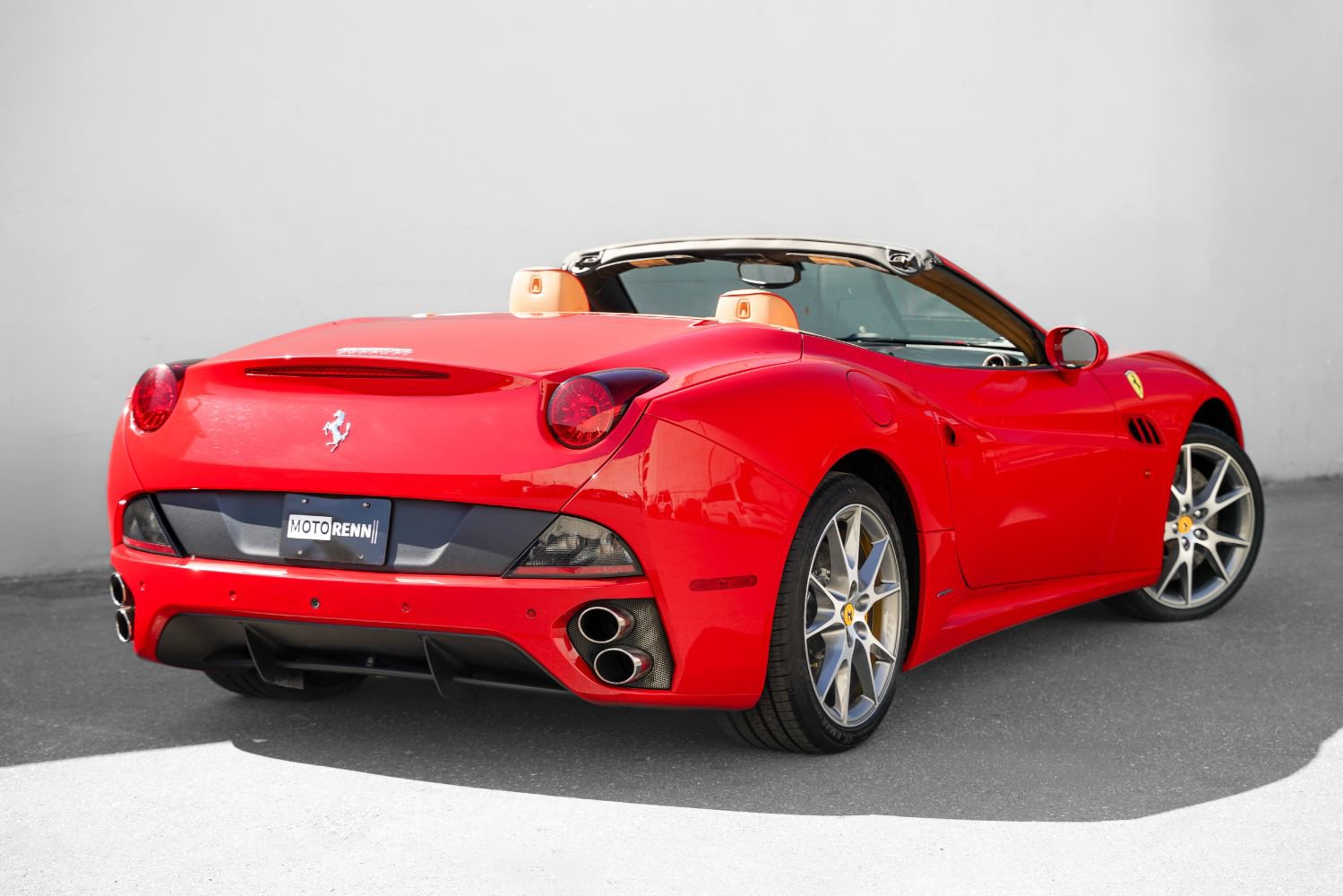 Used 2012 Ferrari California image 3