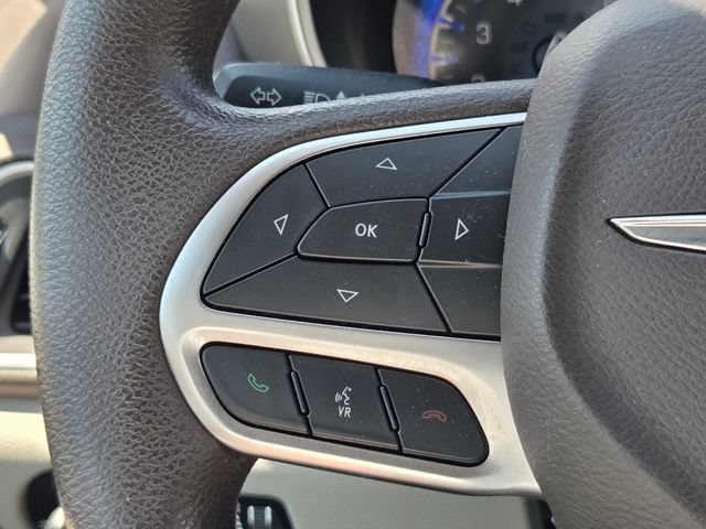 Used 2019 Chrysler Pacifica Touring Plus w/ Advanced Safetytec Group FWD image 28