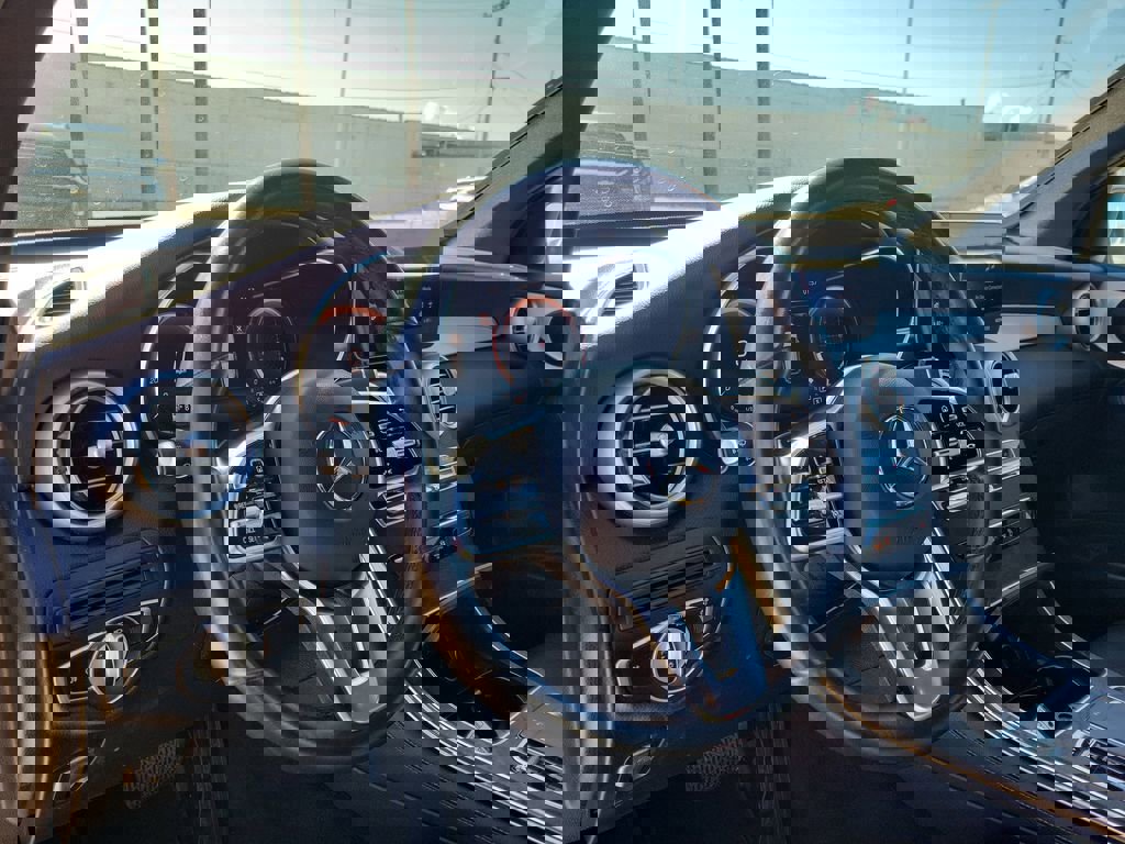 Used 2021 Mercedes-Benz GLC 300 4MATIC image 21