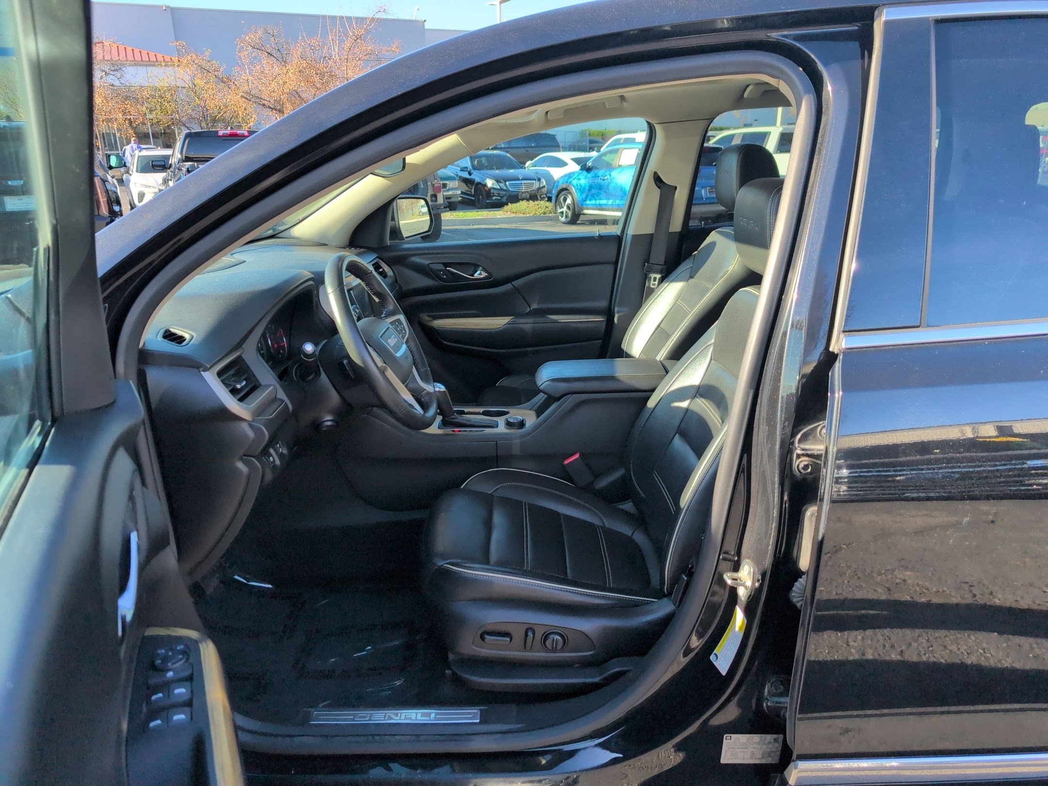 Used 2017 GMC Acadia Denali w/ Technology Package image 25