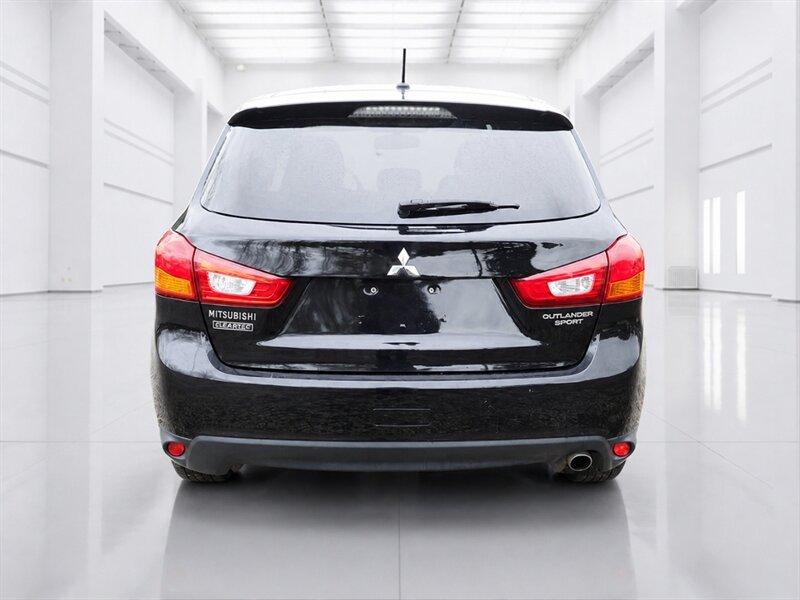 Used 2013 Mitsubishi Outlander Sport SE AWD/4WD image 4