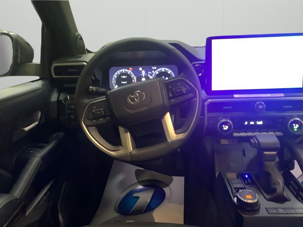 Used 2025 Toyota 4Runner Limited image 15