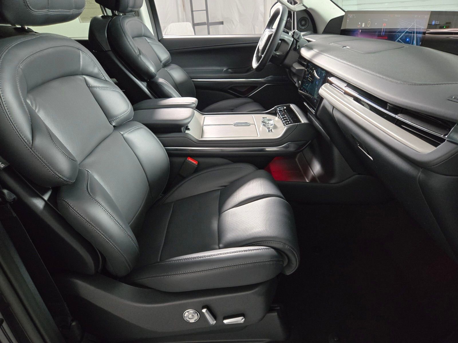 New 2026 Lincoln Navigator Premiere AWD/4WD image 20