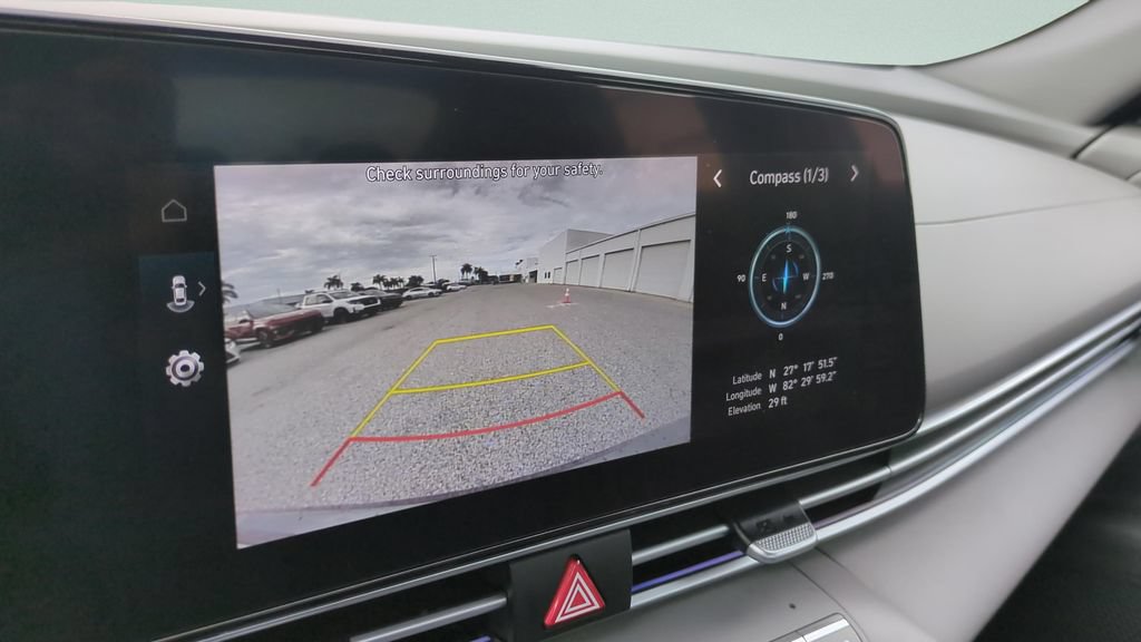 Used 2025 Hyundai Elantra SEL FWD image 16