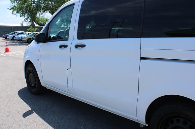 Used 2017 Mercedes-Benz Metris Passenger image 43