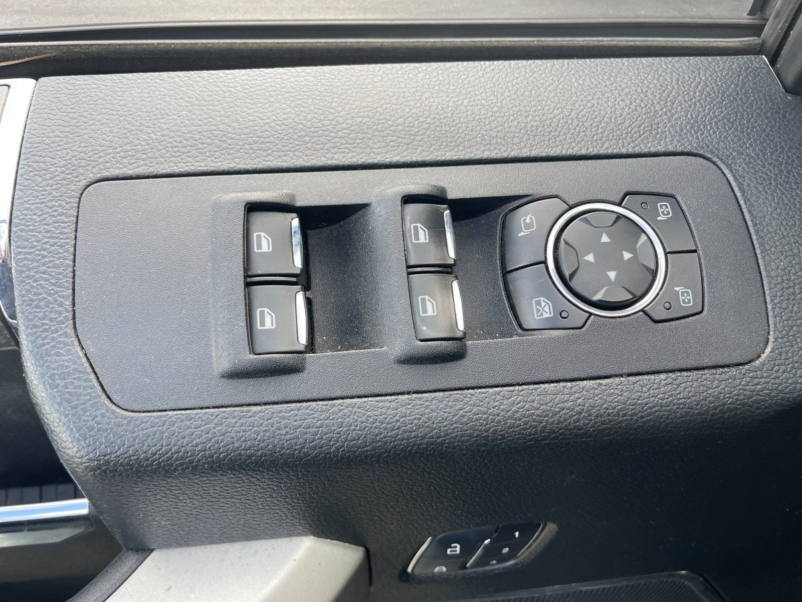 Used 2015 Ford F150 Lariat image 25