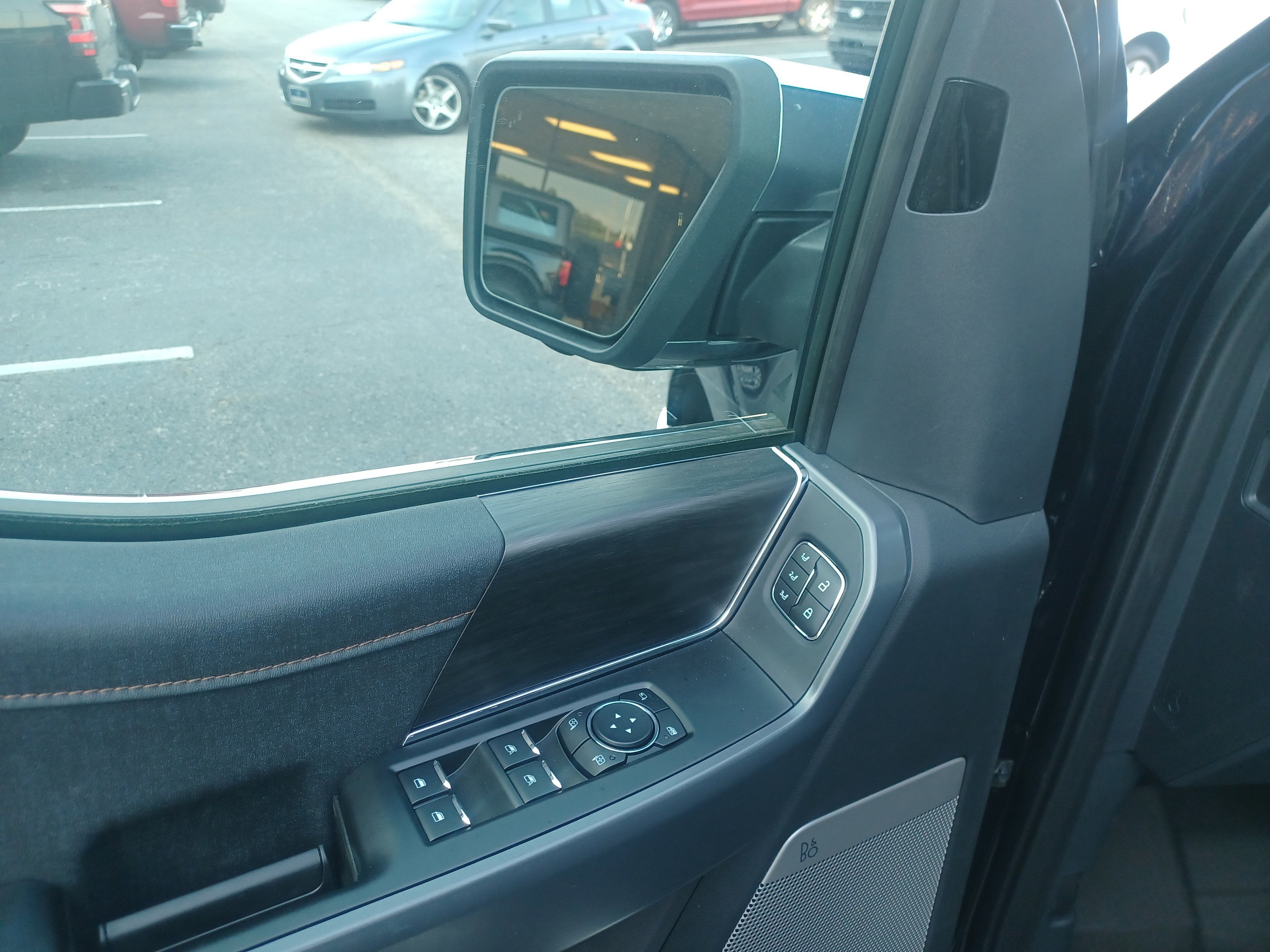 New 2025 Ford F150 Lariat w/ Equipment Group 502A High image 13