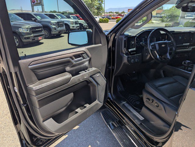 Used 2024 Chevrolet Silverado 1500 LTZ w/ Technology Package AWD/4WD image 8