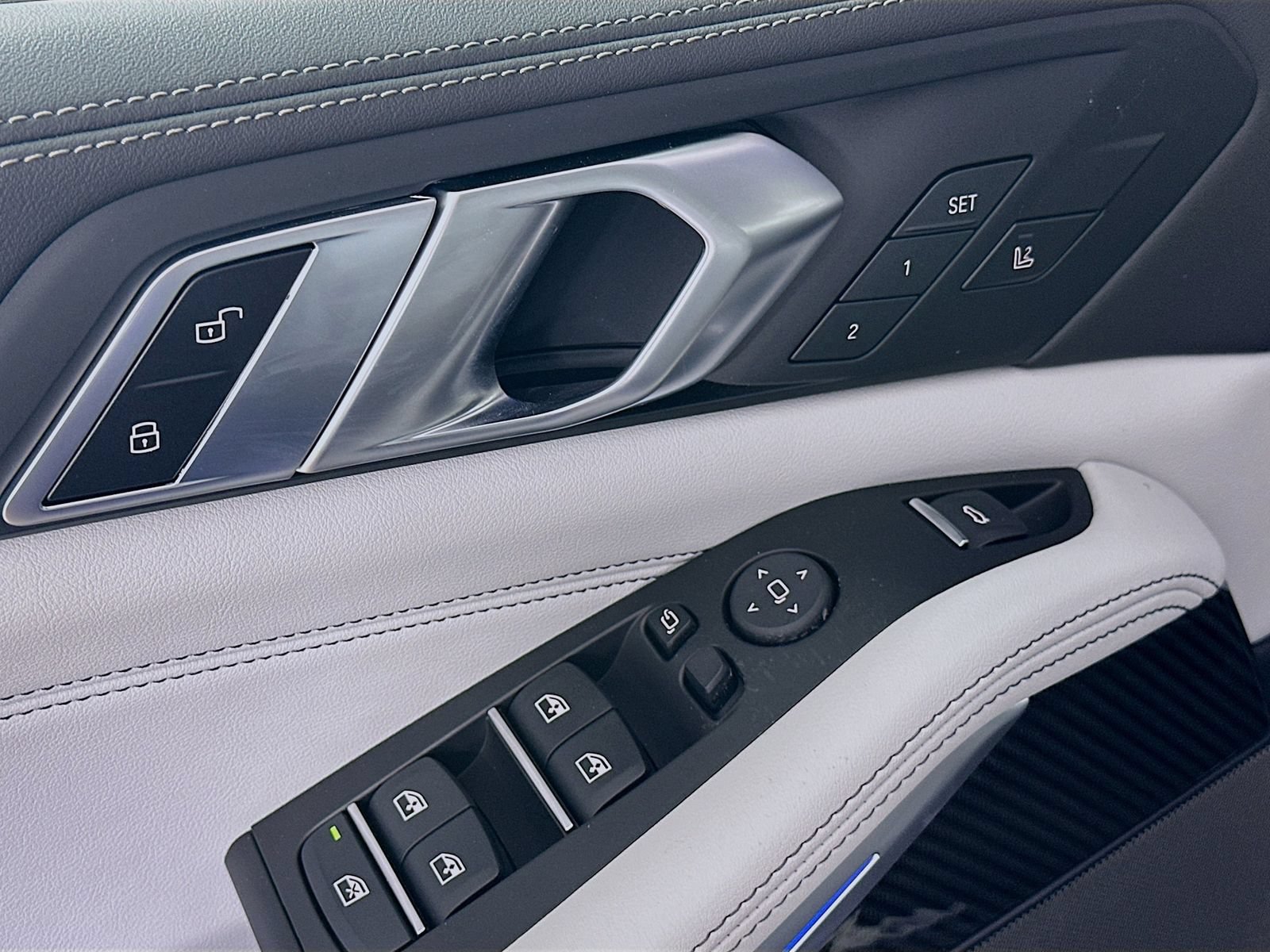 New 2026 BMW X5 M60i AWD/4WD image 17