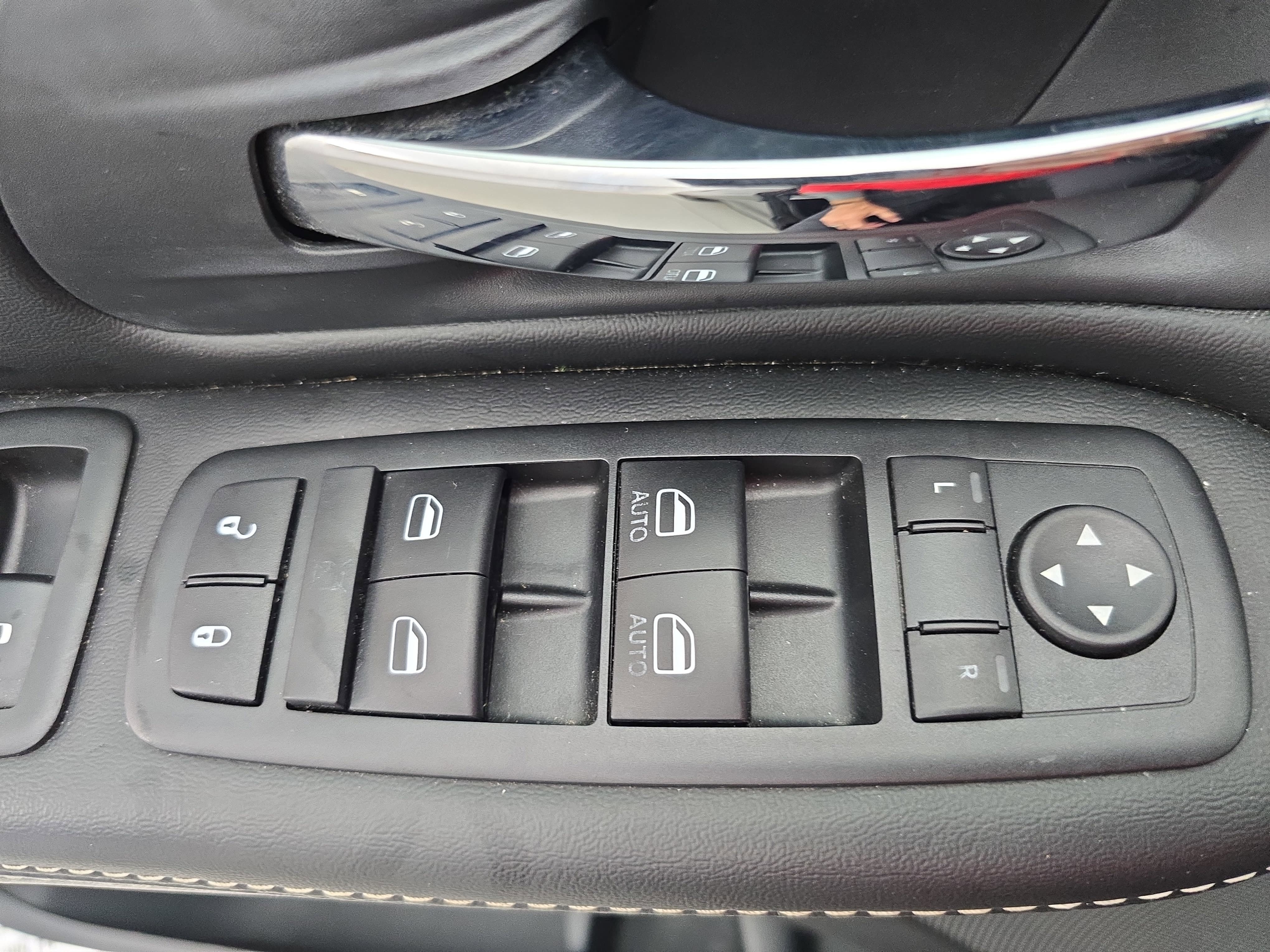 Used 2014 Dodge Grand Caravan SE FWD image 26