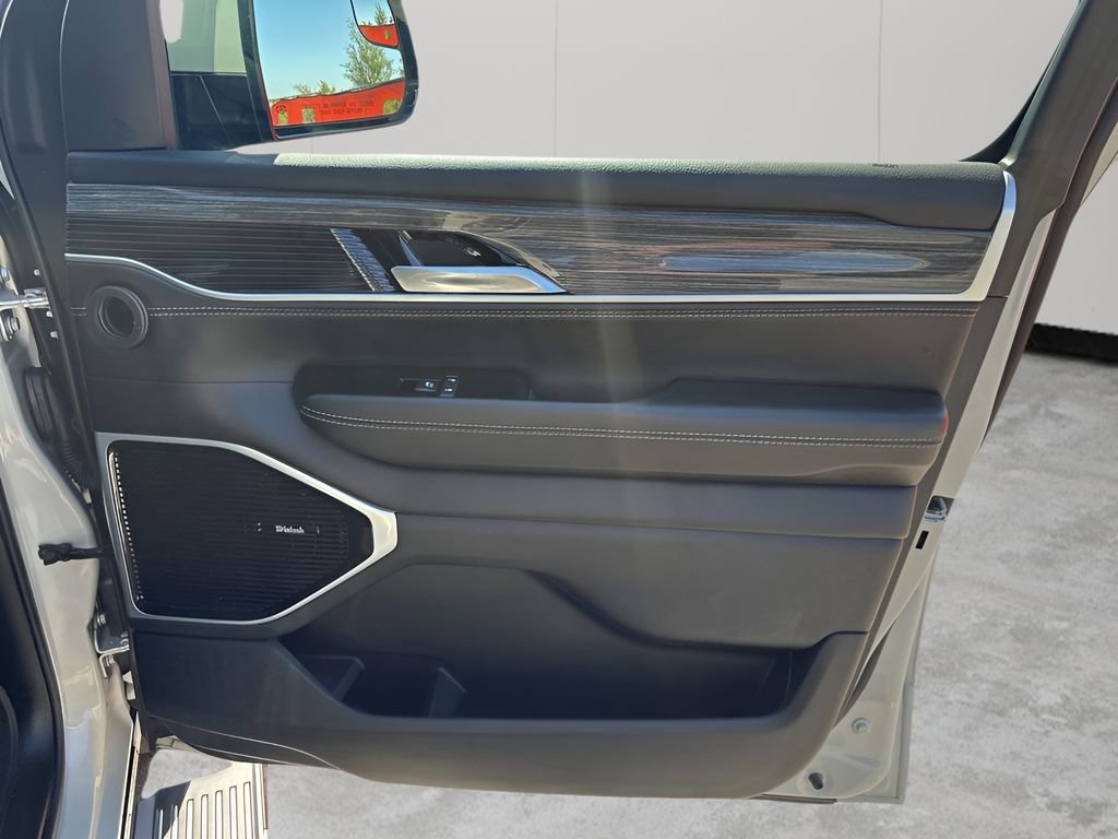 Used 2022 Jeep Wagoneer Series III w/ Premium Group I image 13