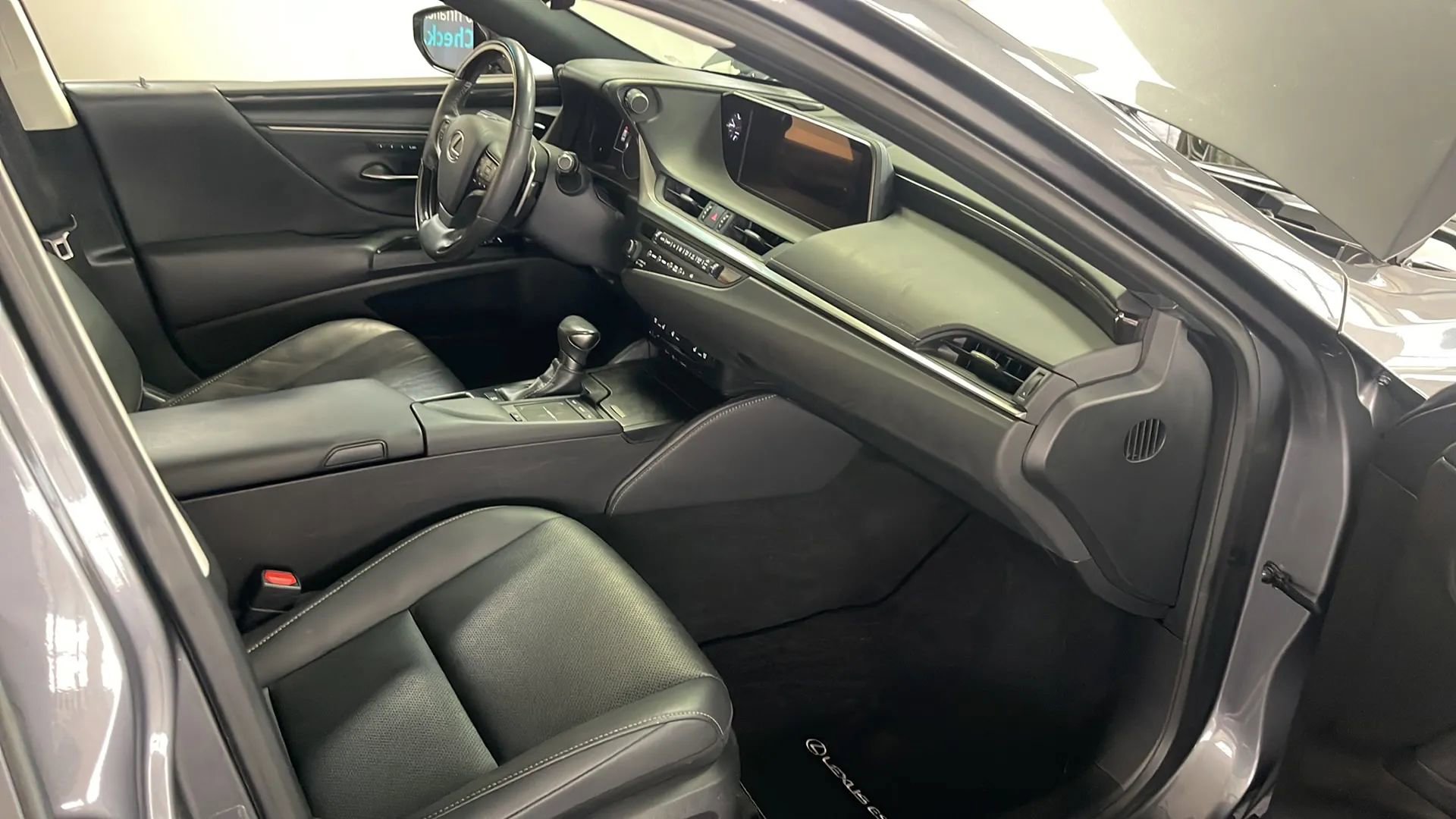 Used 2020 Lexus ES 350 w/ Premium Package image 29