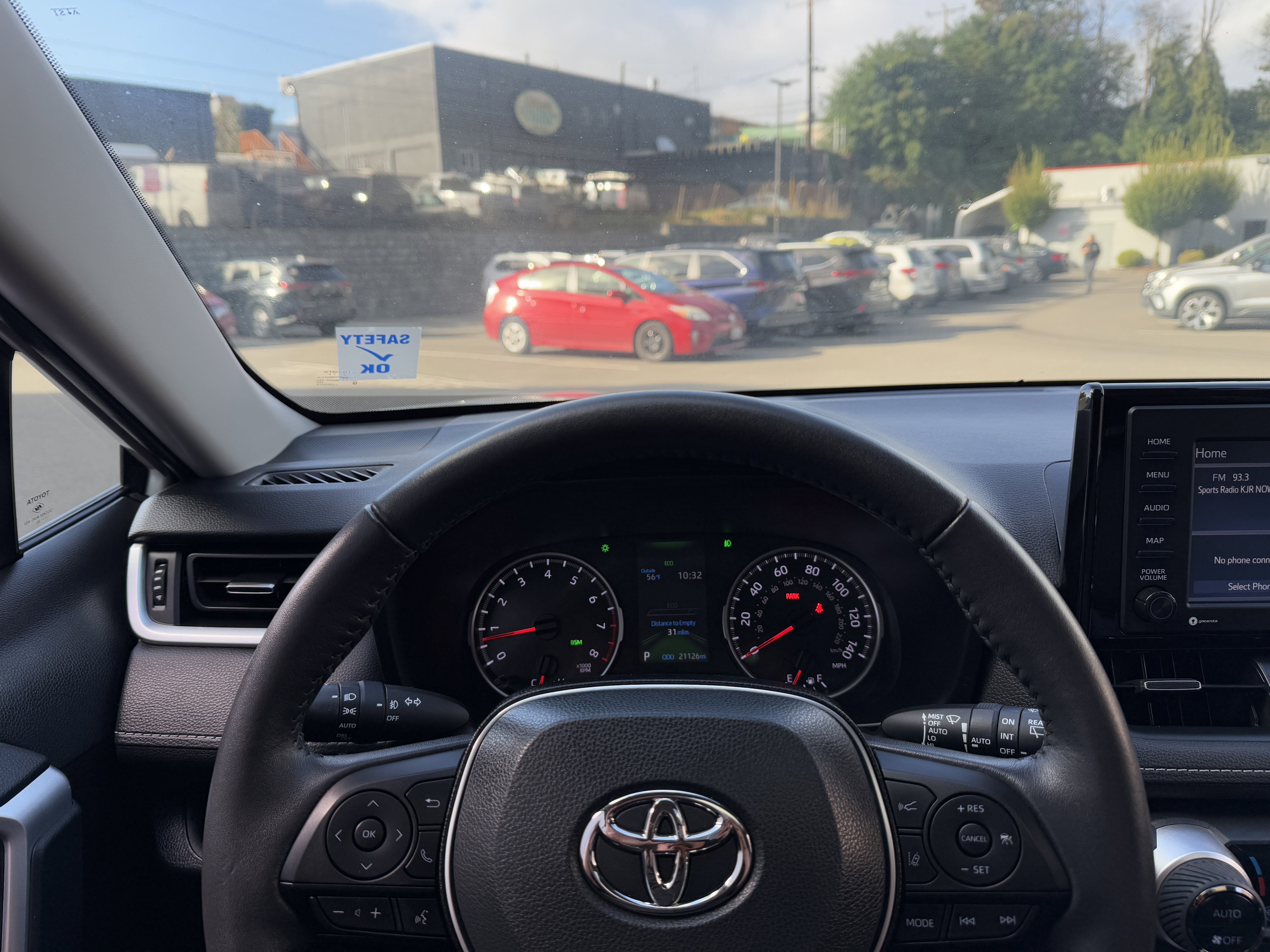Used 2022 Toyota RAV4 XLE Premium image 14