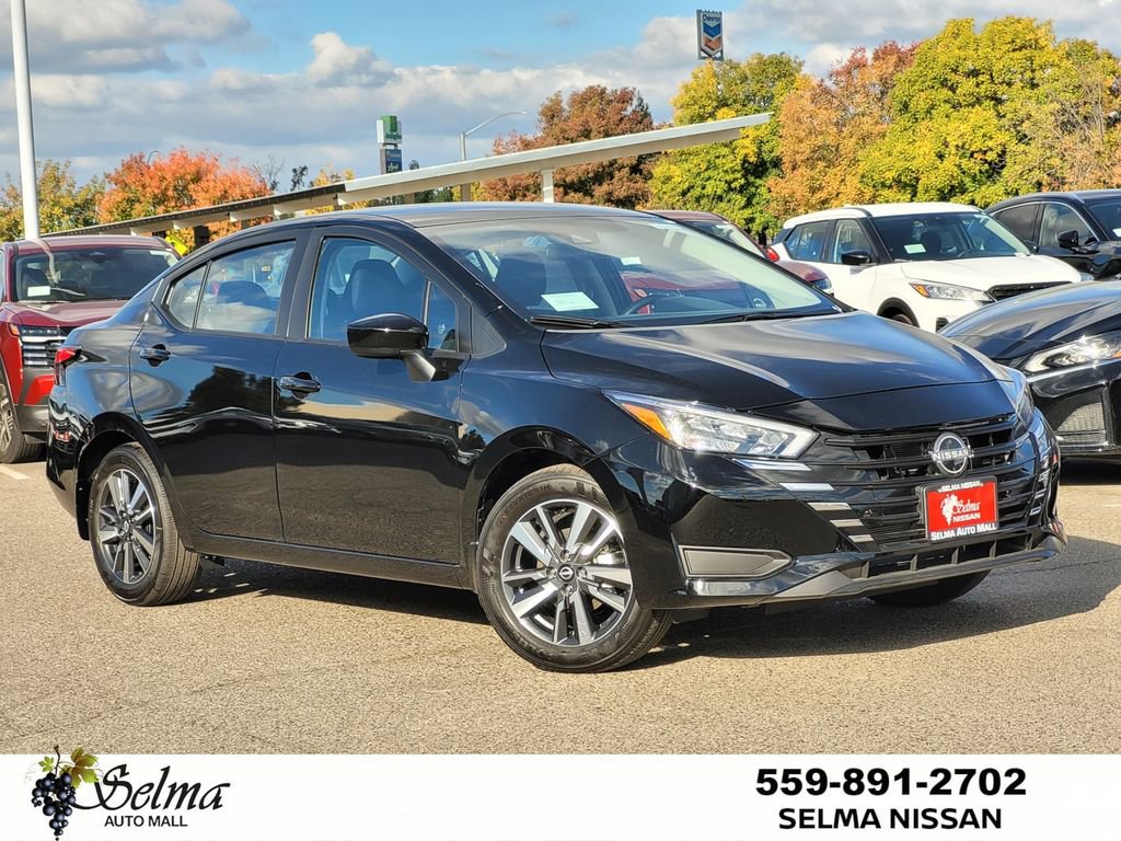 New 2025 Nissan Versa SV w/ Trunk Package