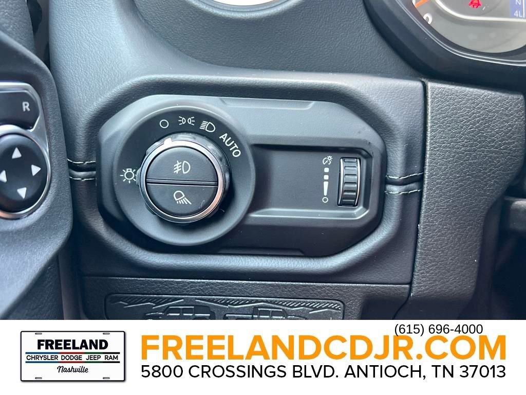 New 2025 Jeep Gladiator Sport image 18