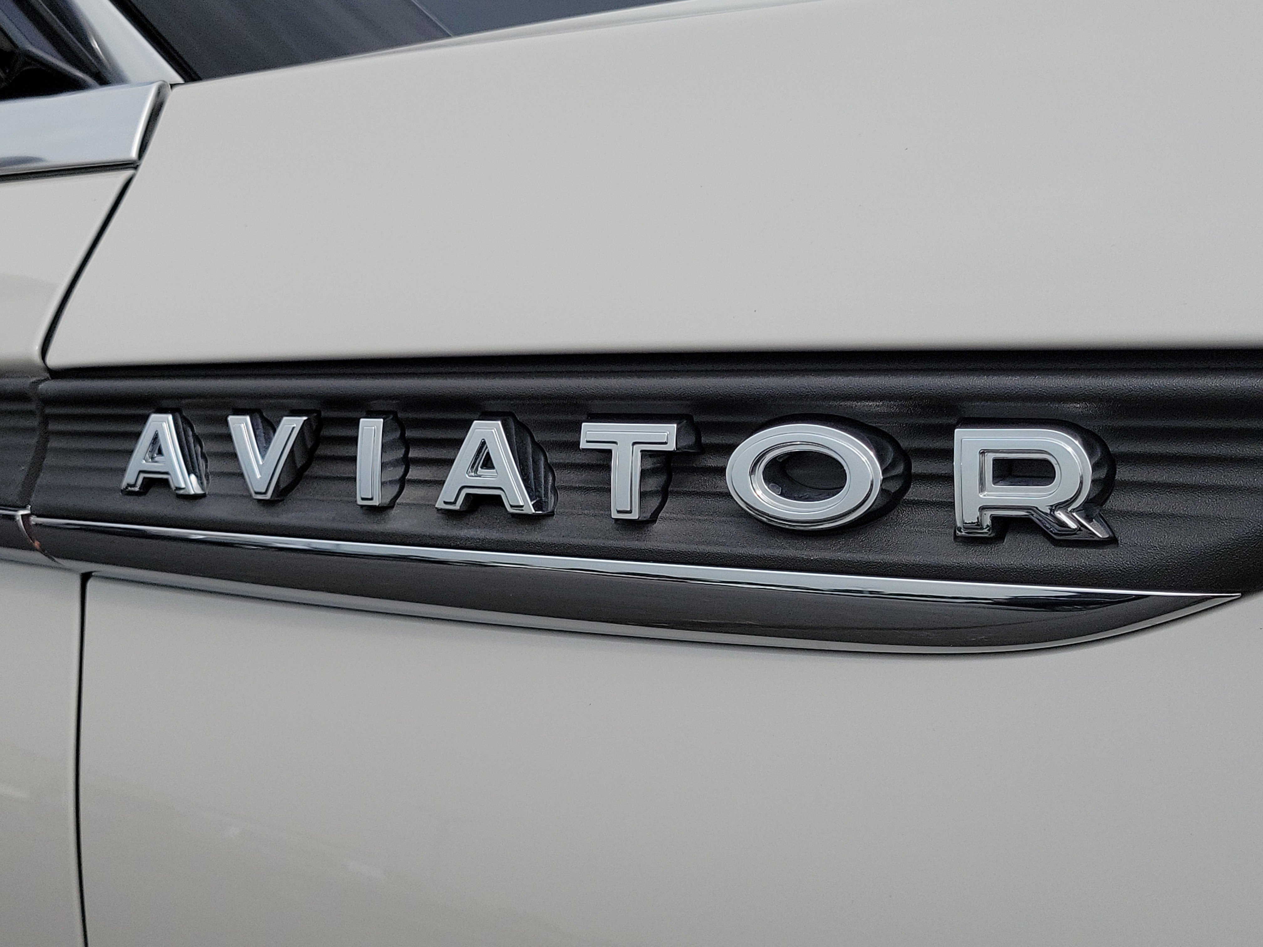 Used 2025 Lincoln Aviator Reserve w/ Illumination Package AWD/4WD image 6