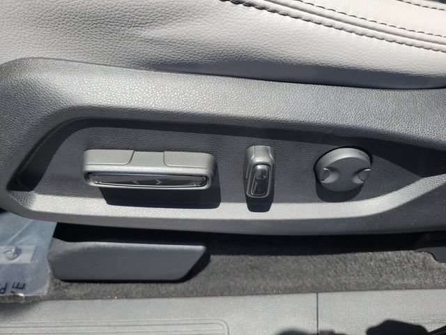 Certified 2025 Honda Pilot Touring image 19