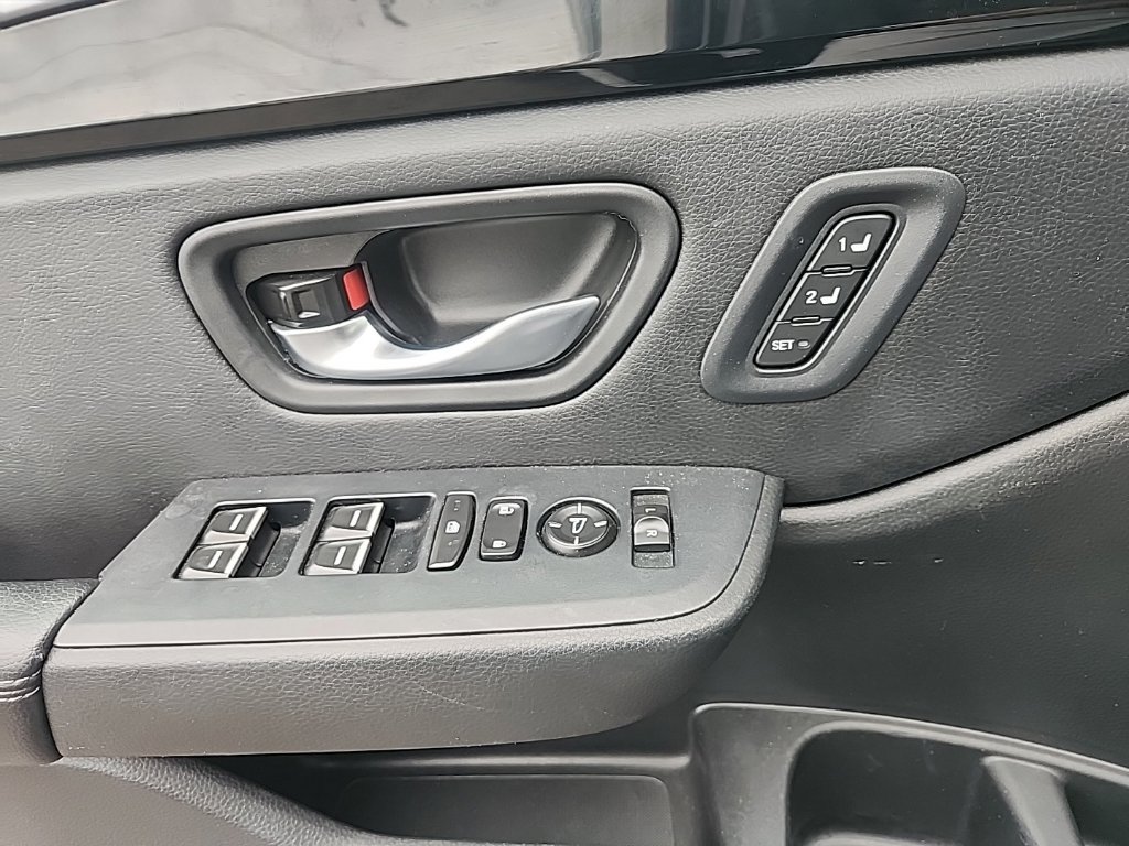 Used 2025 Honda Pilot EX-L image 25