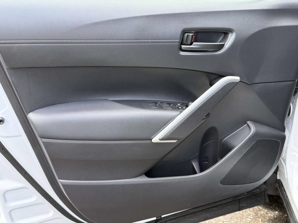 Used 2025 Toyota Corolla Cross AWD Hybrid image 21