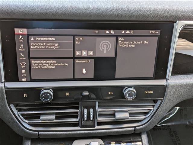 Certified 2025 Porsche Macan Turbo image 17