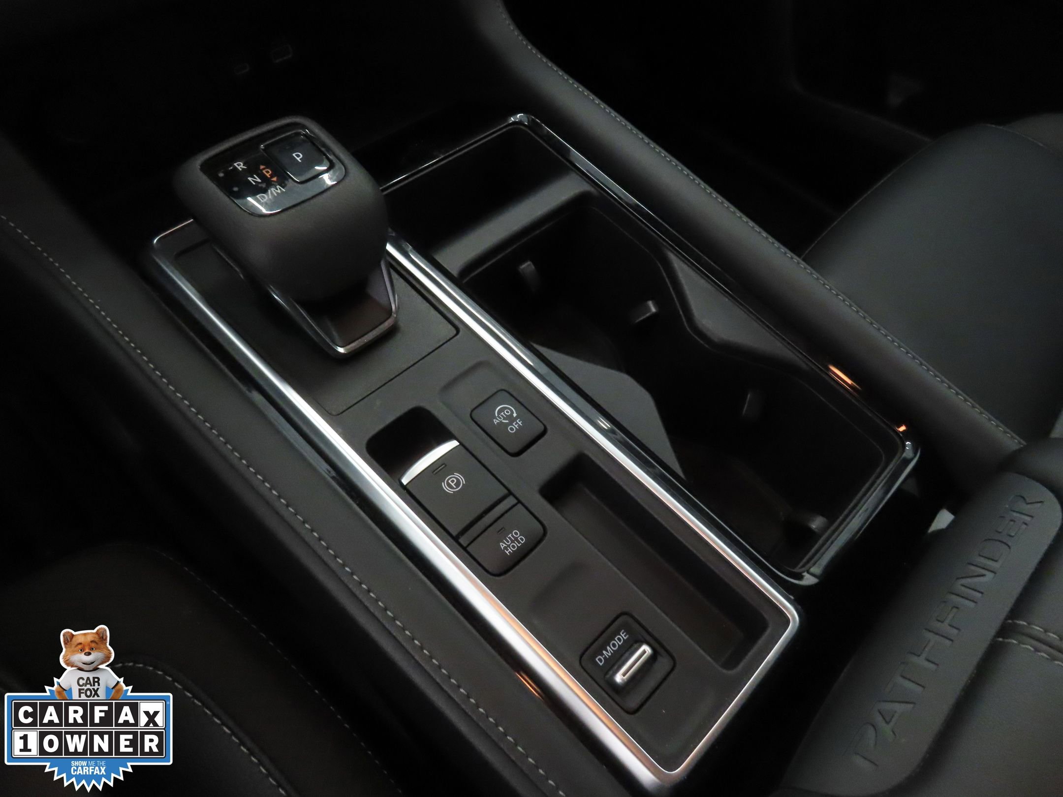 Used 2025 Nissan Pathfinder SL image 18