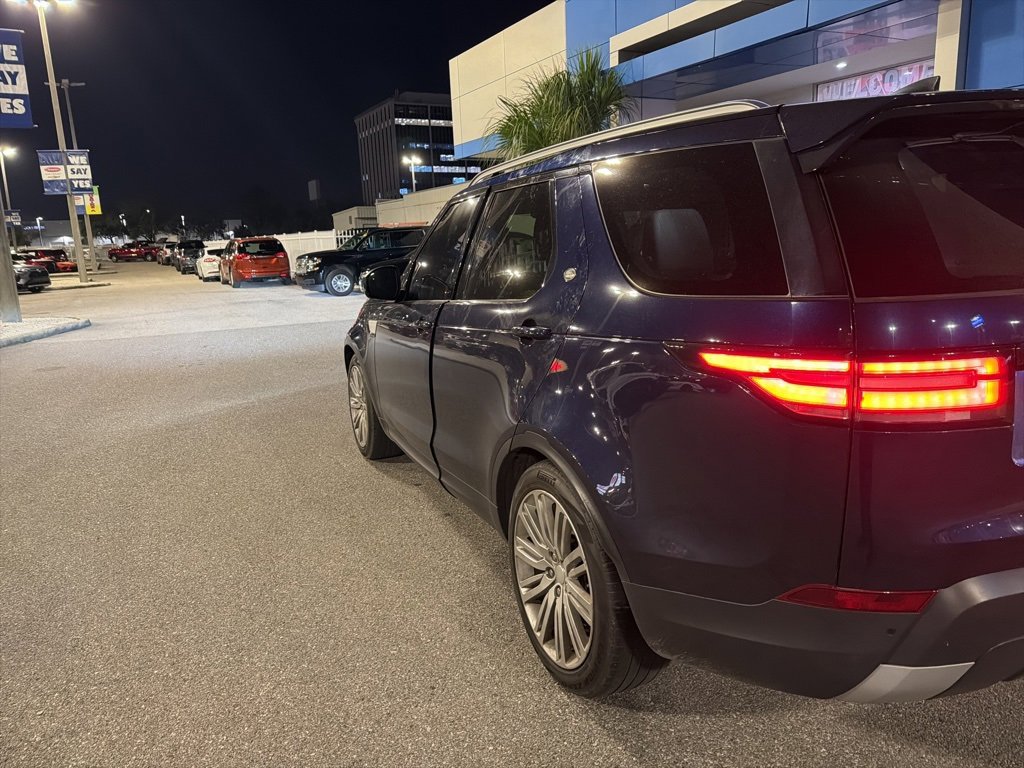 Used 2018 Land Rover Discovery HSE image 9