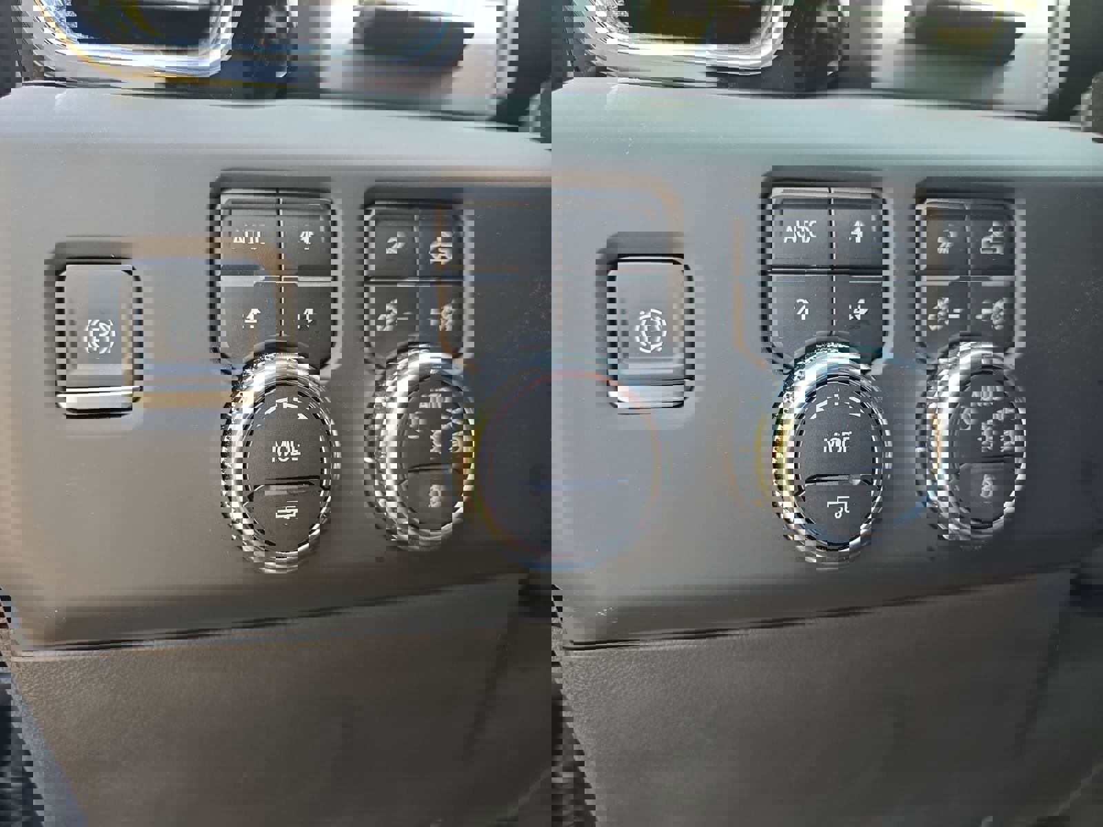 Used 2024 GMC Sierra 1500 Denali Ultimate image 27