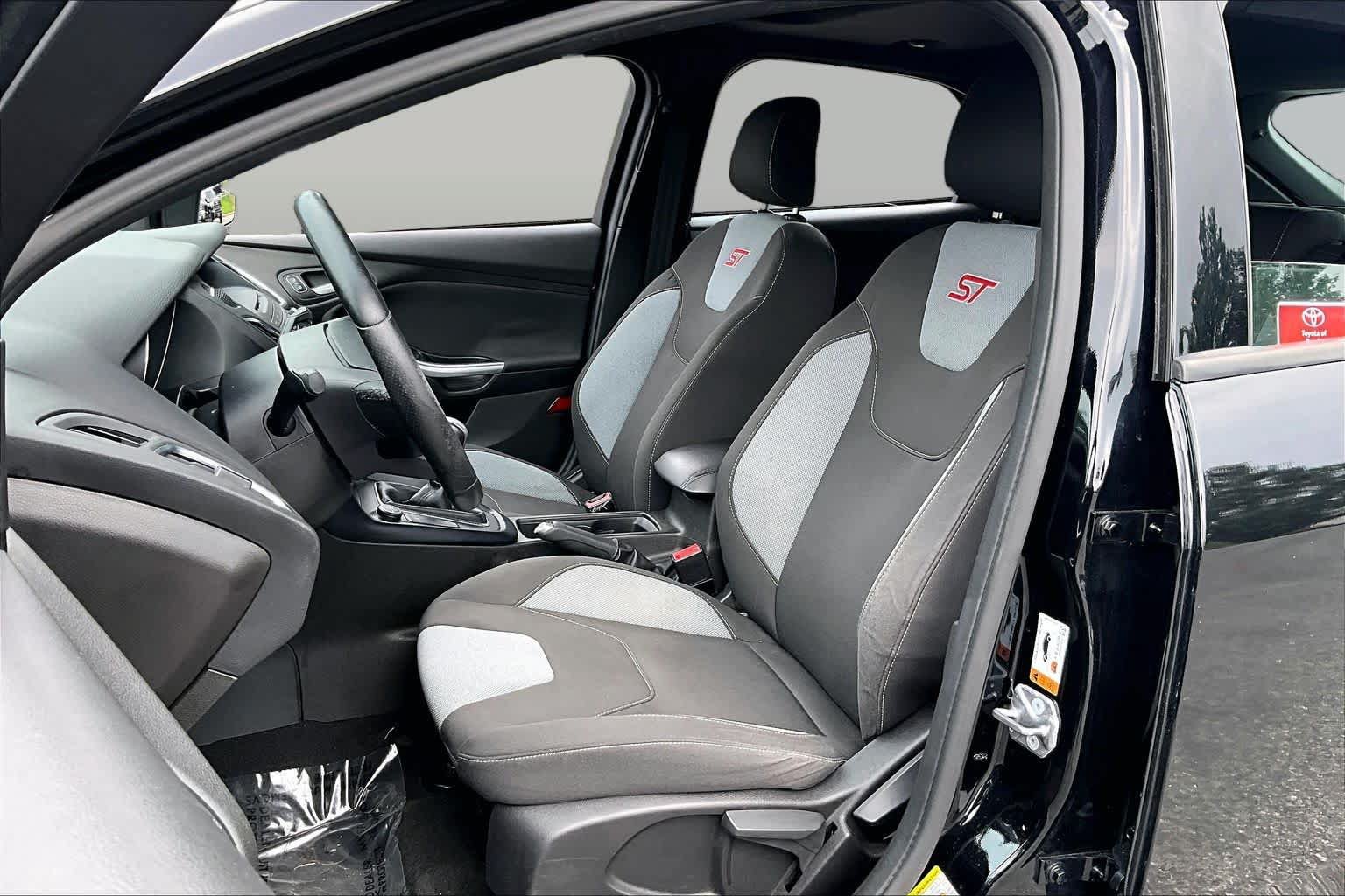 Used 2016 Ford Focus ST FWD image 8